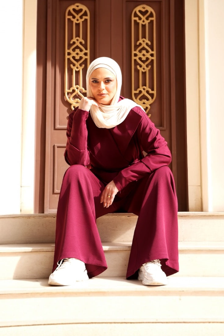 ELEGANT BURGUNDY SUIT – TIMELESS ELEGANCE