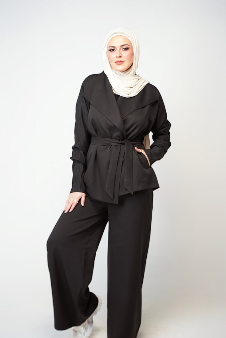 ELEGANT BLACK SUIT – TIMELESS ELEGANCE