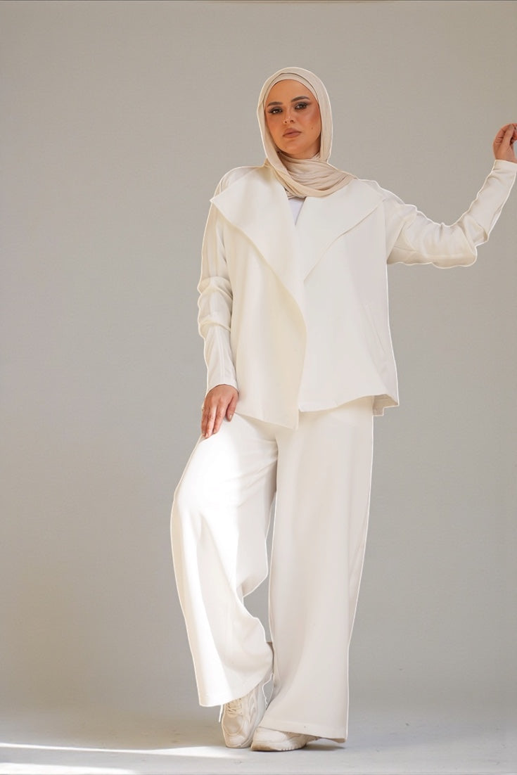 WHITE SUIT – TIMELESS ELEGANCE